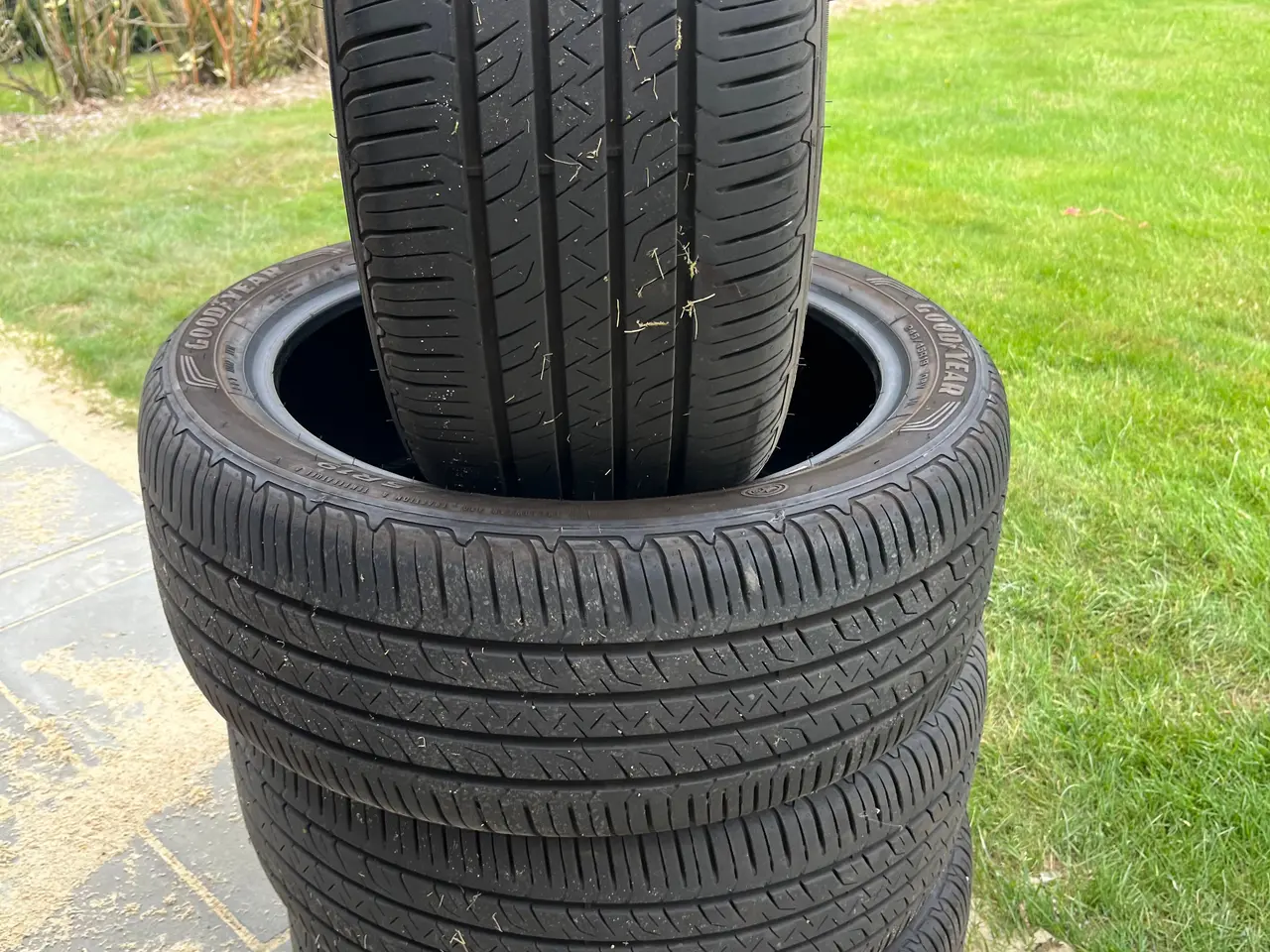 Billede 1 - 4 stkGoodyear 245/45-19 sommerdæk