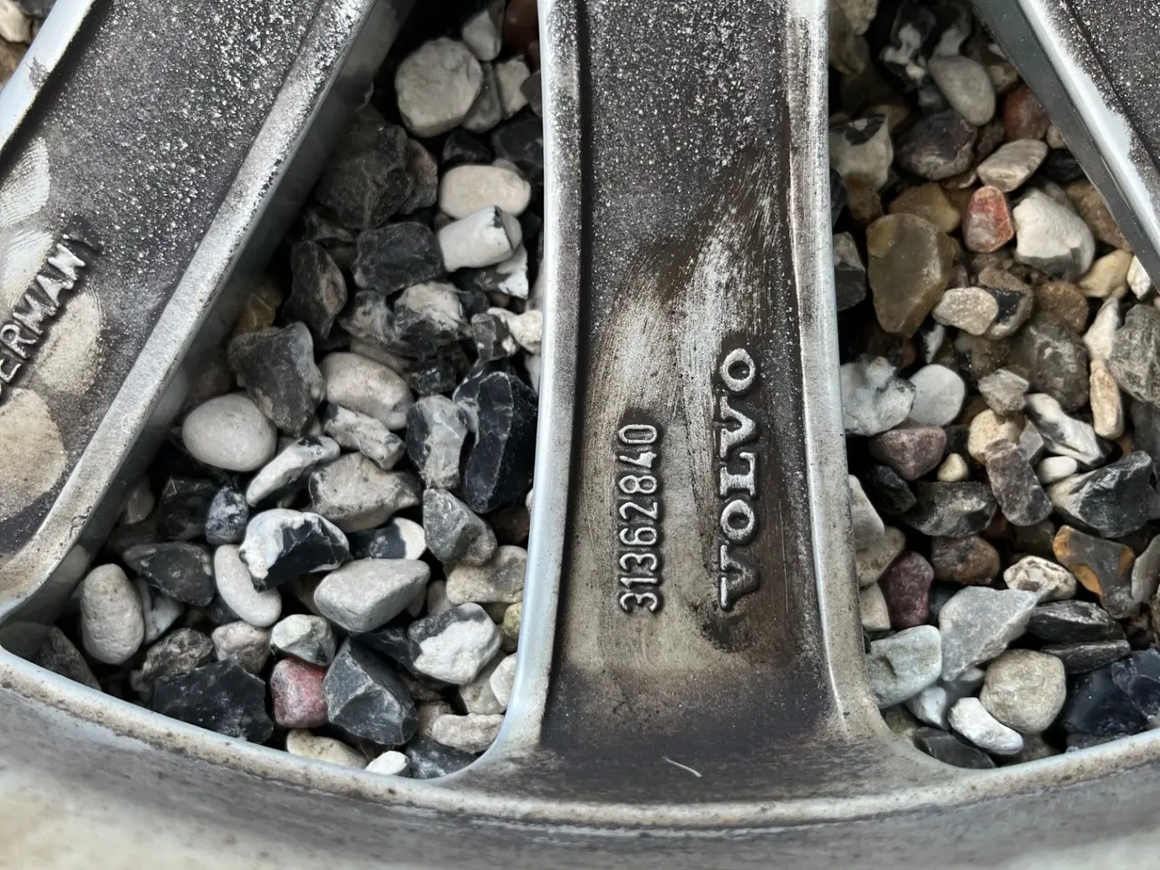 Billede 5 - originale Volvo aluminiumsfælge med vinterdæk