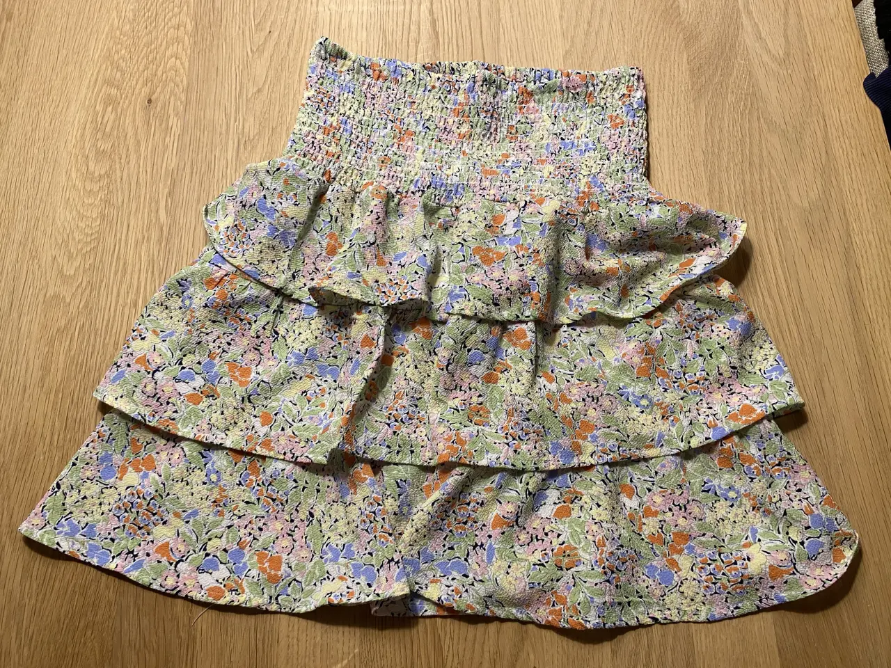 Billede 2 - Kjole, nederdel. Sweat mm str. 152 og xxs