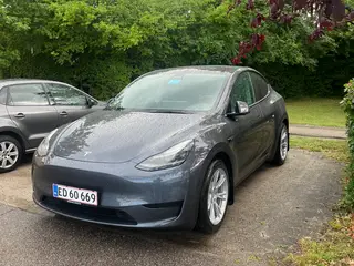 Tesla Model Y  RWD