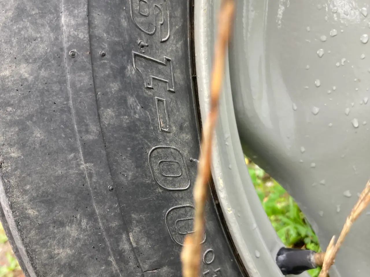Billede 7 - 4 dæk på alufælge til land Rover.