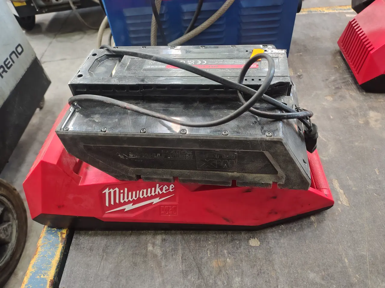 Billede 2 - Milwaukee lader