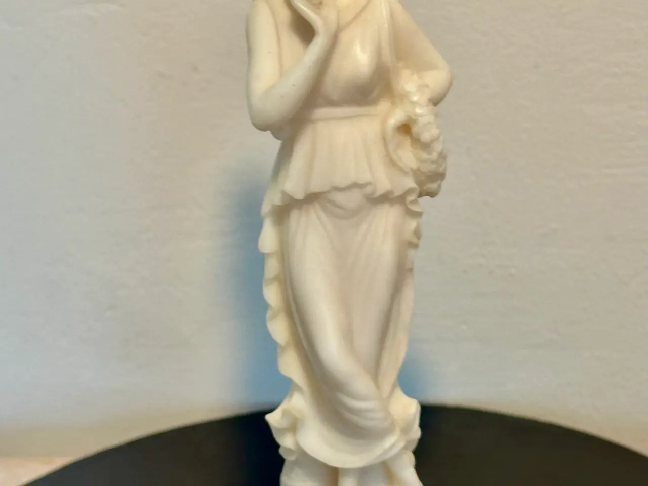 Billede 2 - Vintage lille figur af græsk gudinde