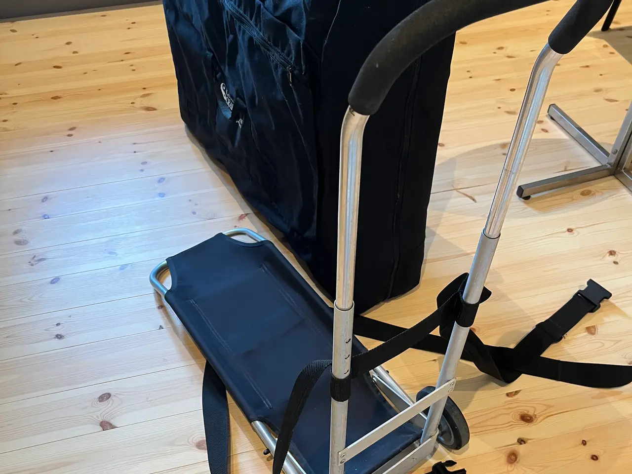 Billede 2 - Massagebriks letvægt i transporttaske- og vogn. 
