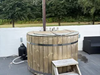 Vildmarks bad med pumpe