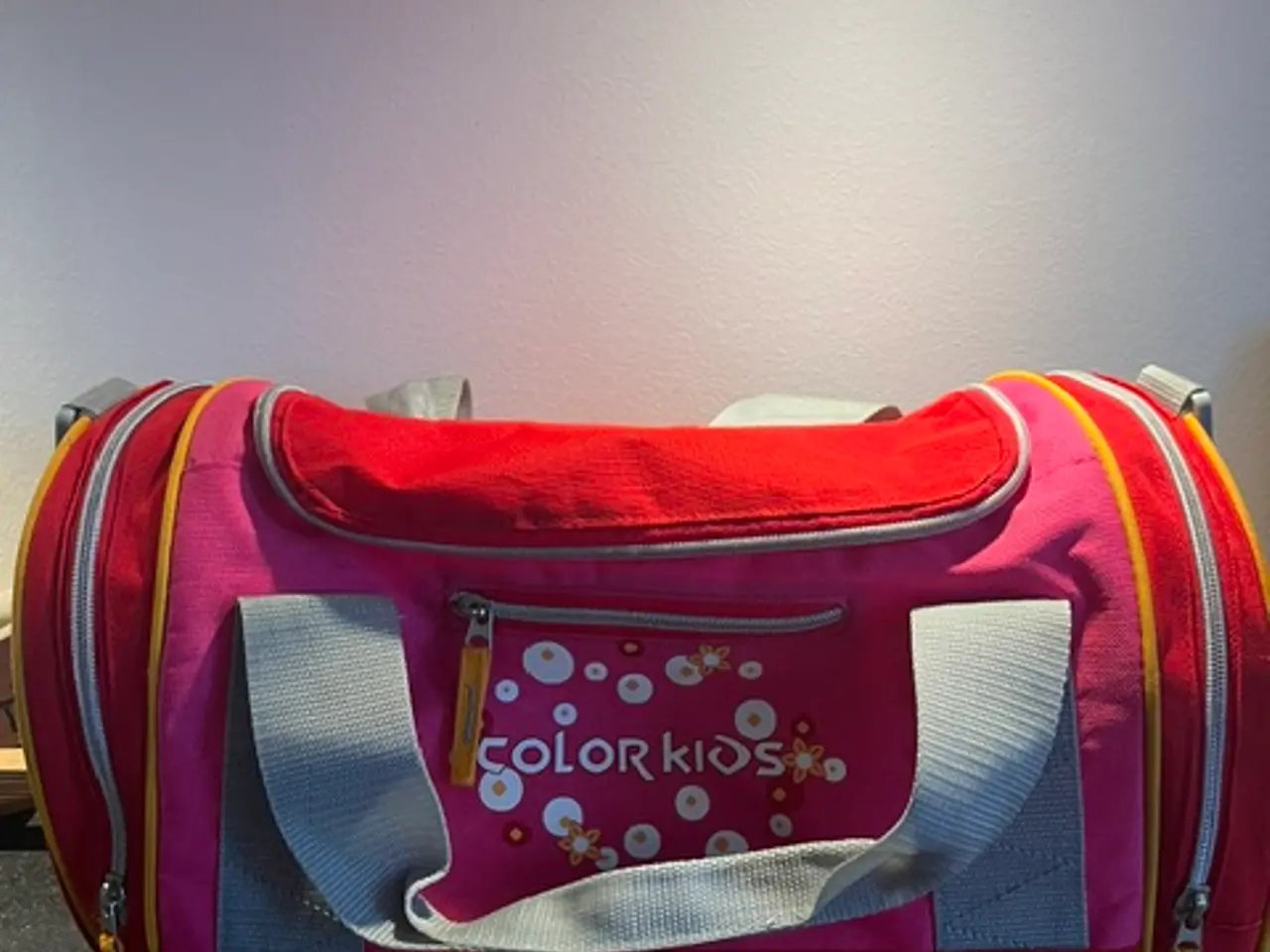 Billede 3 - Flot Color Kids sportstaske / weekendtaske