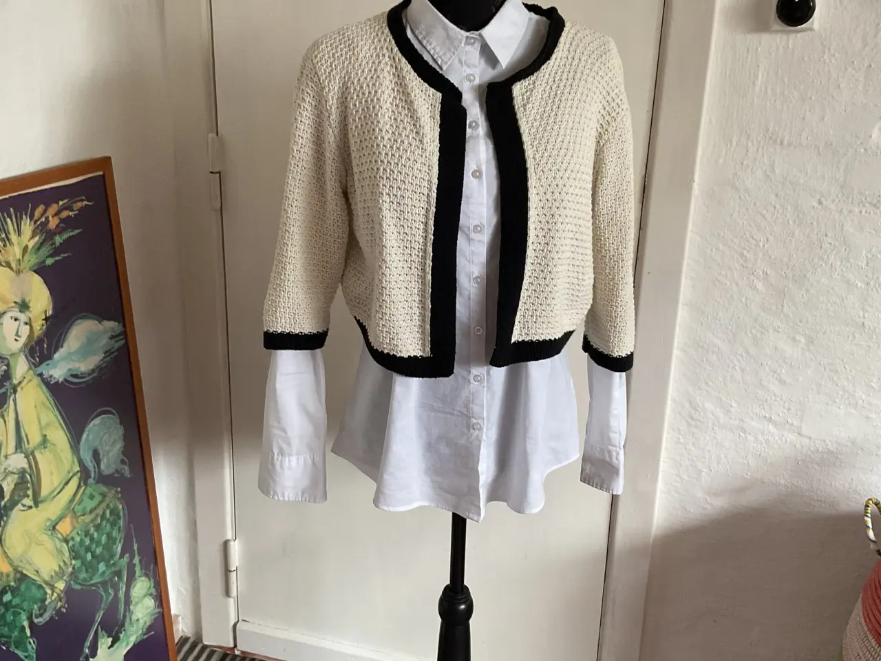 Billede 1 - Ny fin Cardigan, i beige/blå, mrk. XITED, str. 38
