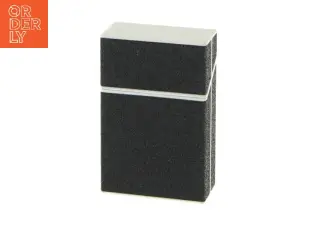 Plastikdåse med klaplåg (str. 9,5x3x6 cm)