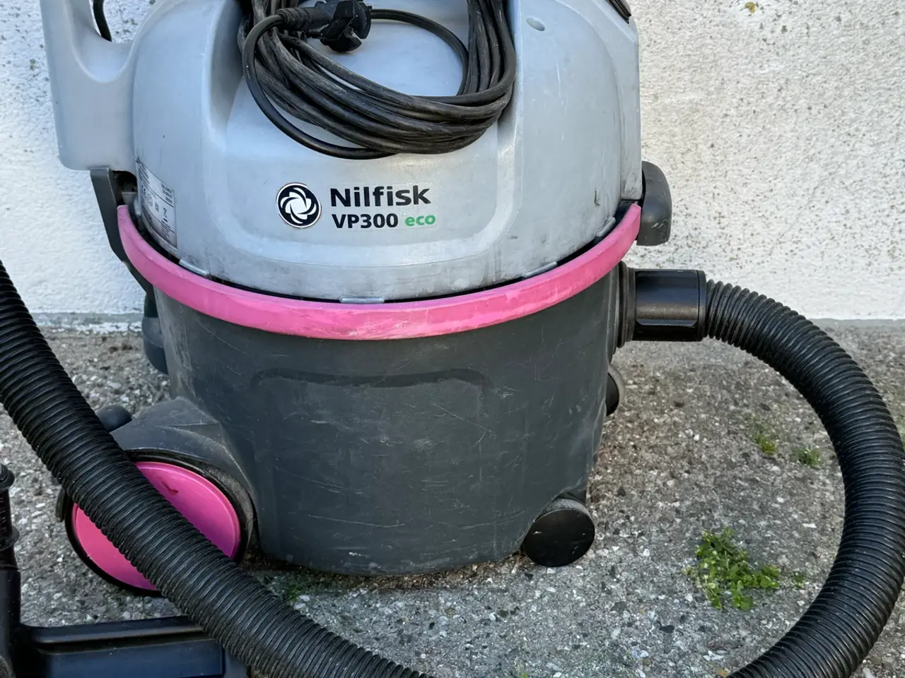 Billede 3 - Nilfisk VP300 eco støvsuger grå/lyserød.