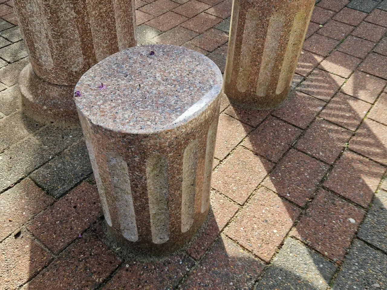 Billede 3 - Granit havebord inklusiv taburetter