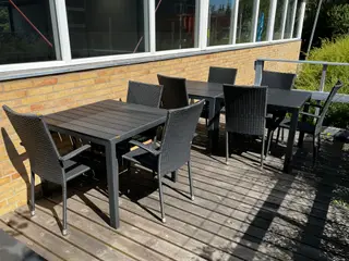 3 stk. Haveborde inkl. 7 stole 90X90X74 CM.