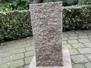 Havelampe granit, NEDSAT