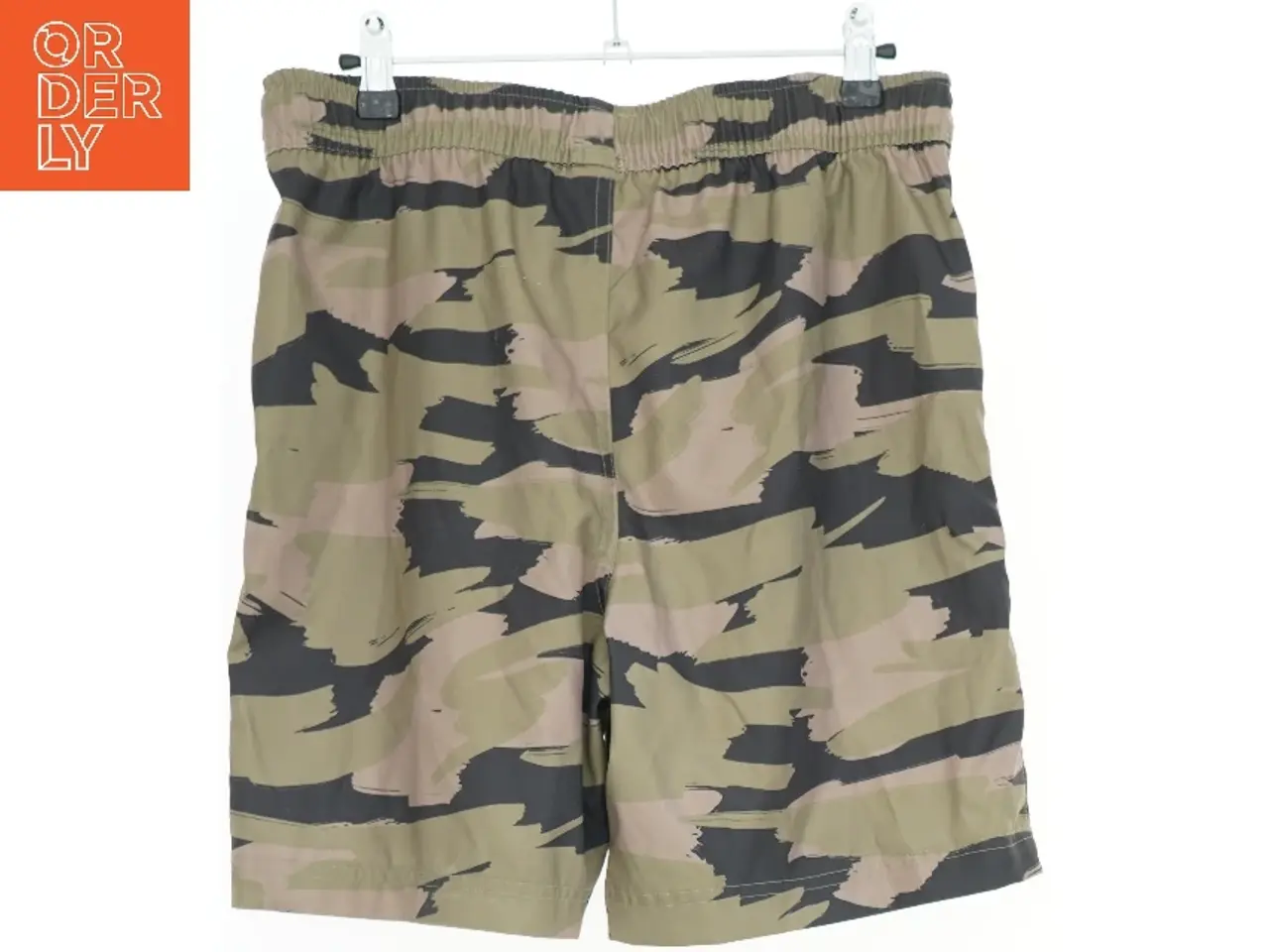Billede 2 - Camouflage shorts fra Abercrombie (str. 170)