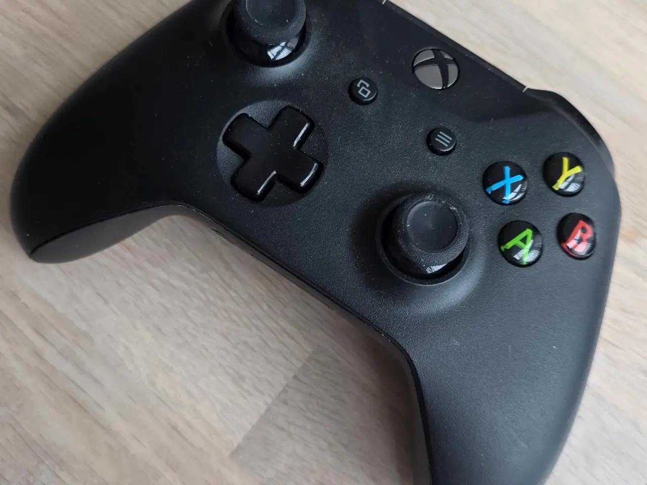 Billede 7 - Xbox One X – Står som ny – Virker 100 %
