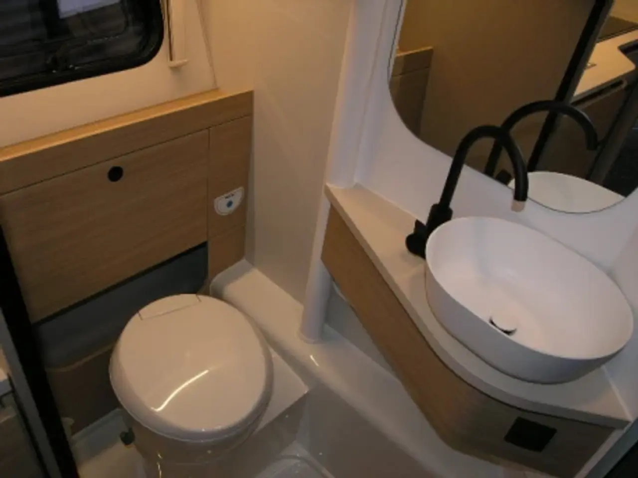 Billede 6 - Adria Action 391 LH Classic