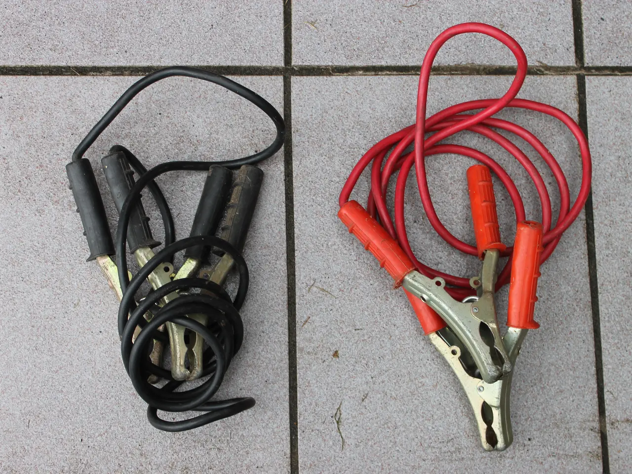 Billede 1 - Startkabler hvis batteriet svigter.