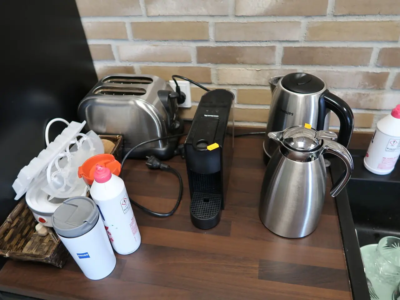 Billede 5 - Mikrobølgeovn, termokander, kaffemaskine NESPRESSO m.m.