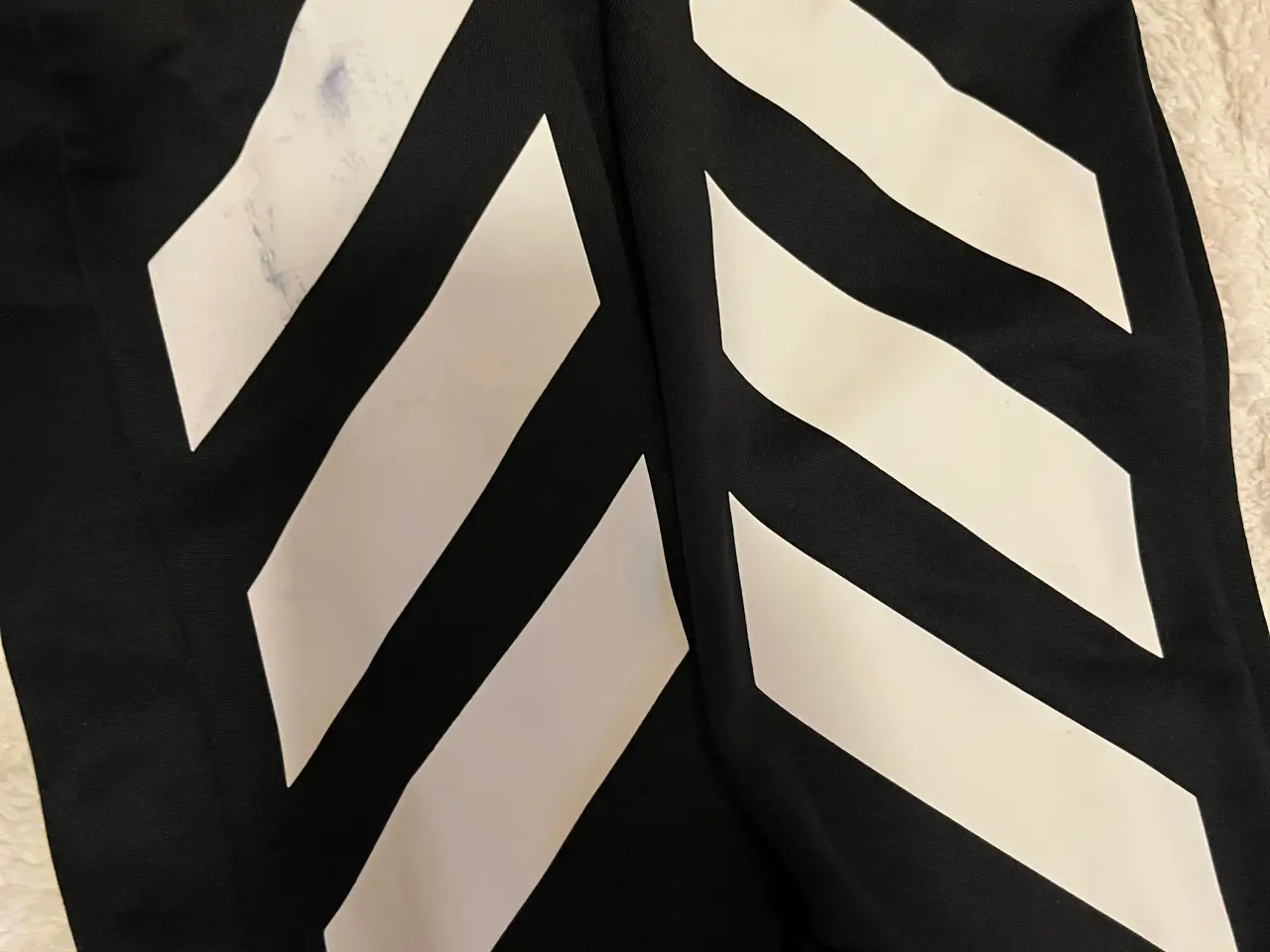Billede 3 - Joggingbukser fra Adidas.