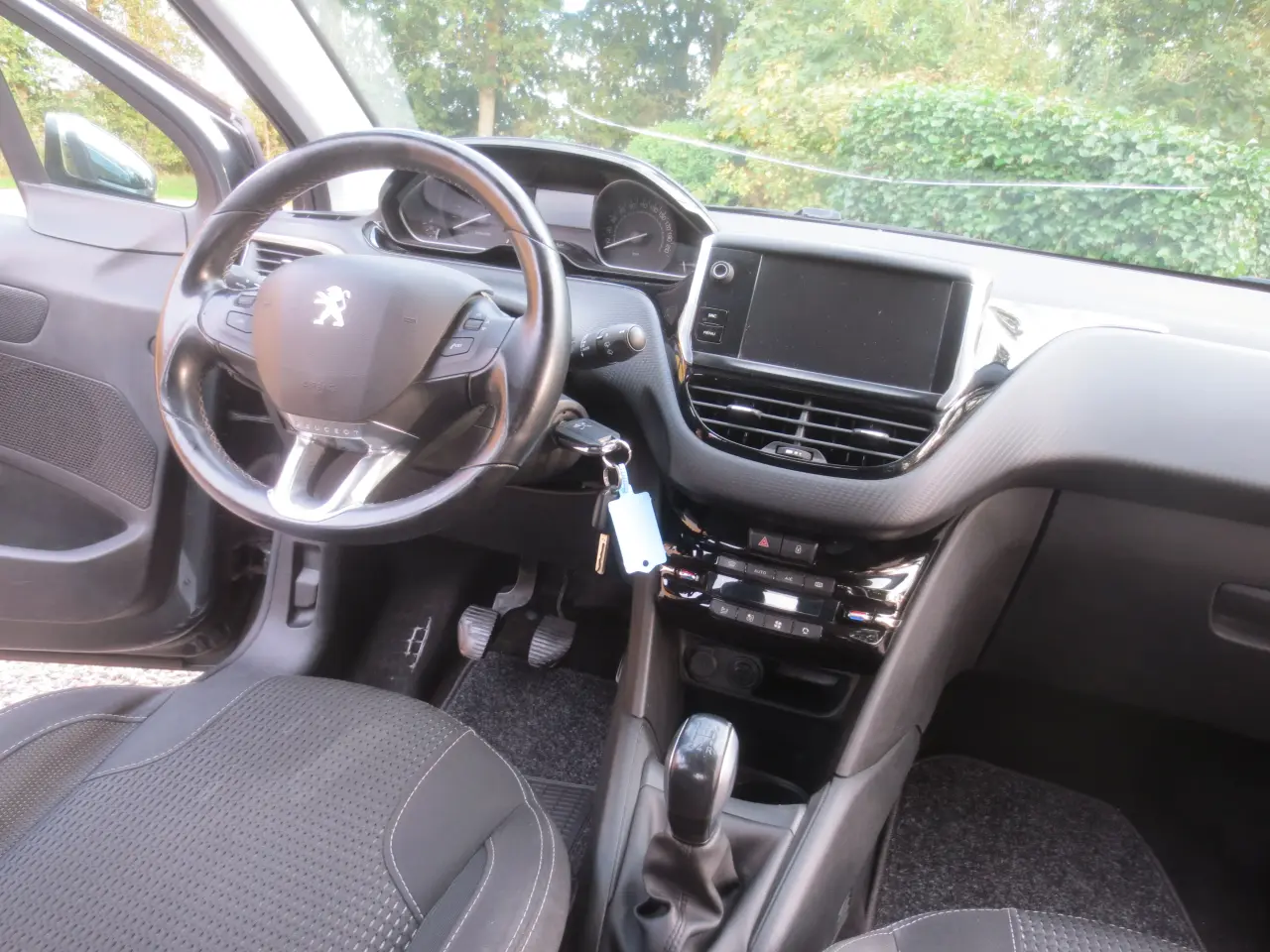 Billede 18 - Peugeot 208 1.6 BLUE HDi År 17. Synet 12/25.