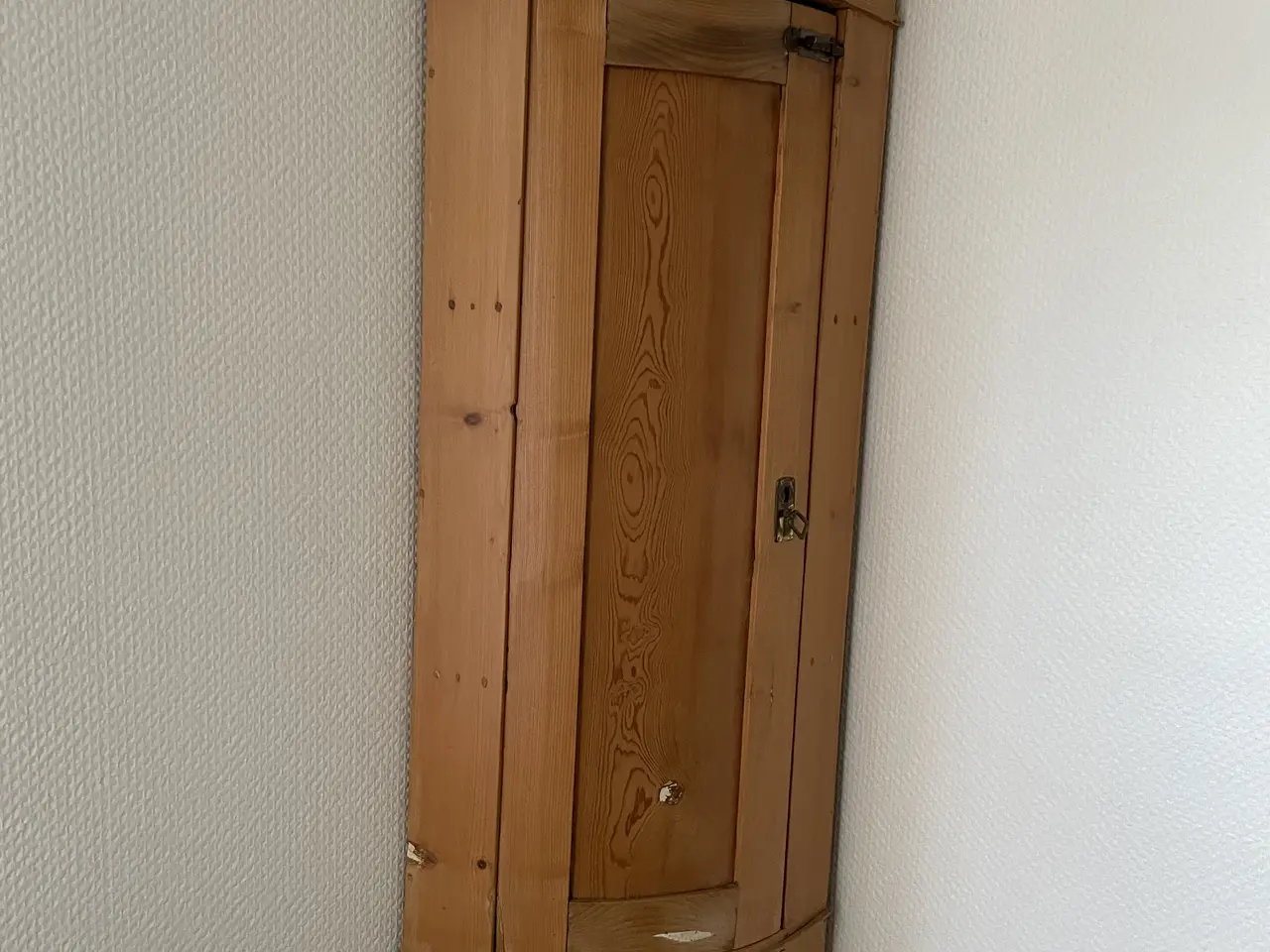Billede 2 - Gammelt tobaks skab