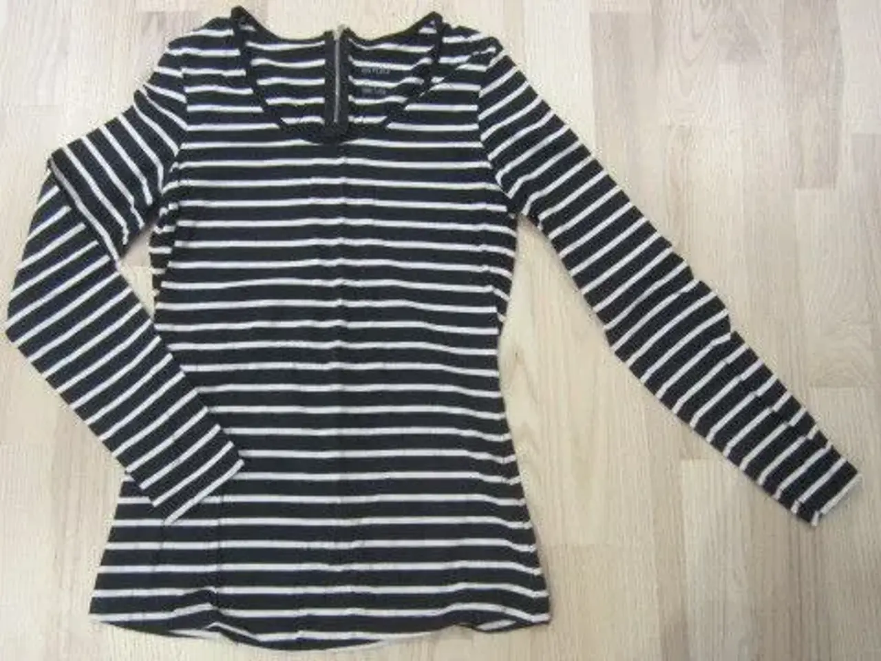 Billede 1 - Str. S, stribet bluse