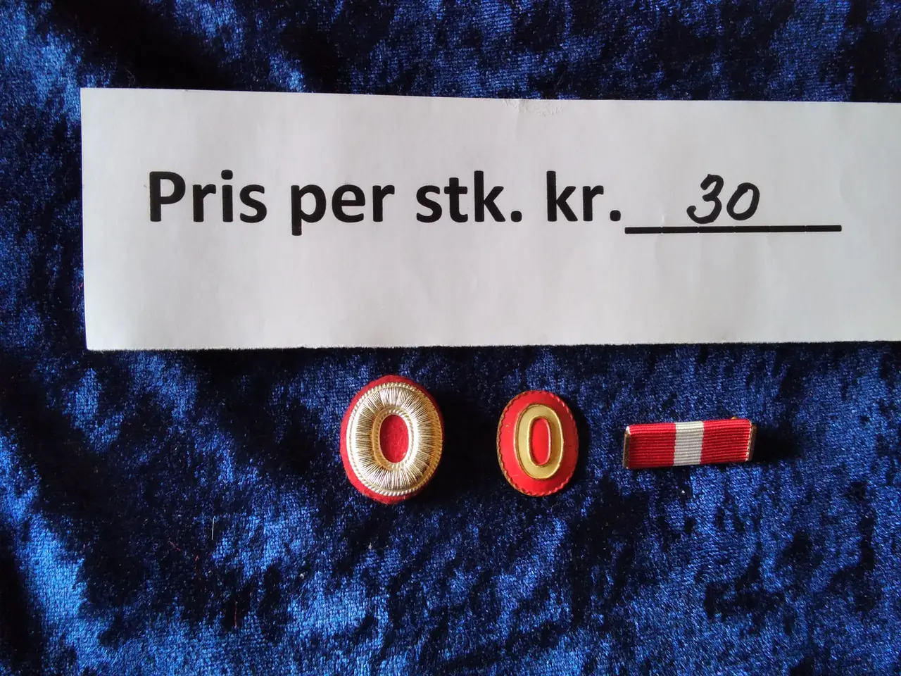 Billede 16 - Militære regimentsmærker og meget andet.