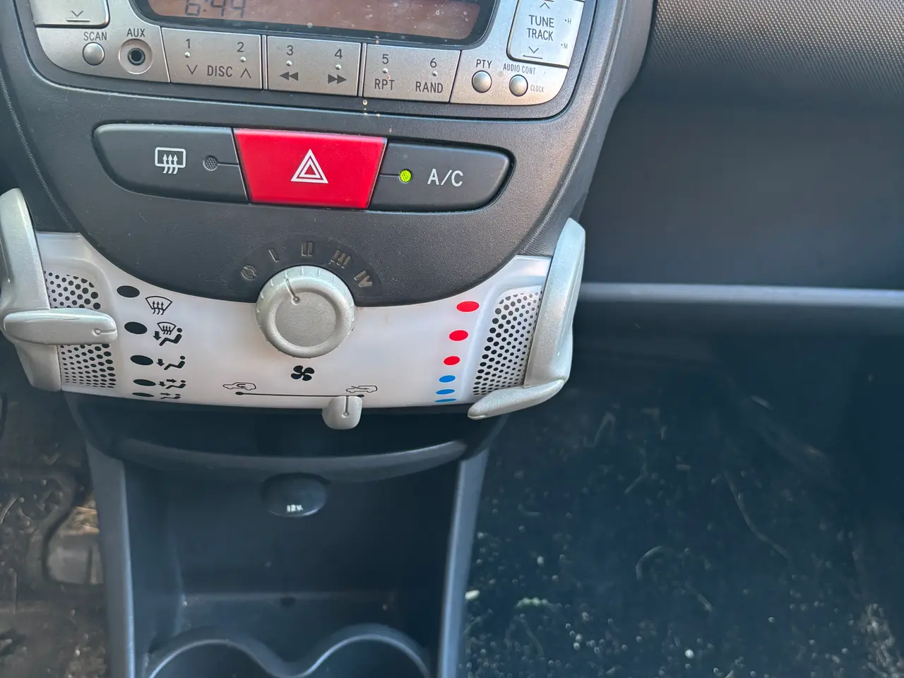 Billede 9 - Velkørende og nysynet Citroen C1 fra 2012