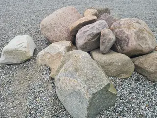 Marksten i for skelige størrelser