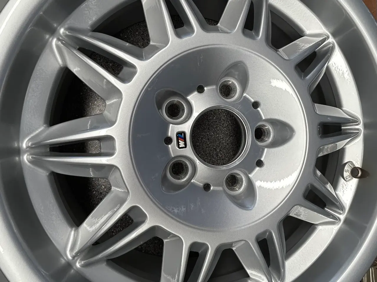 Billede 1 - KØBES BMW Fælg m3 style 39