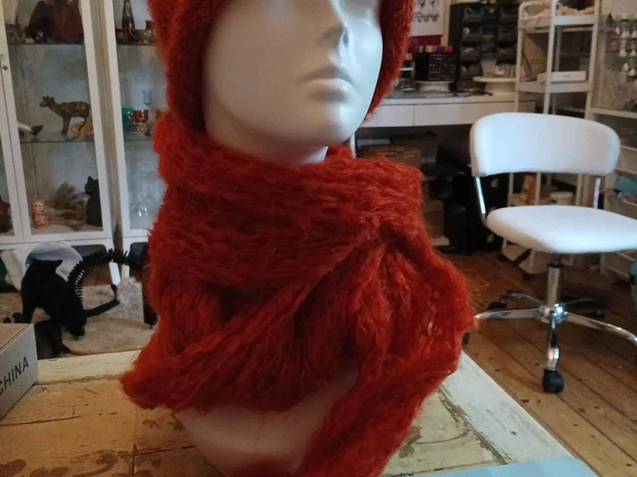 Billede 1 - Håndstrikket mohair sæt – Ilddans