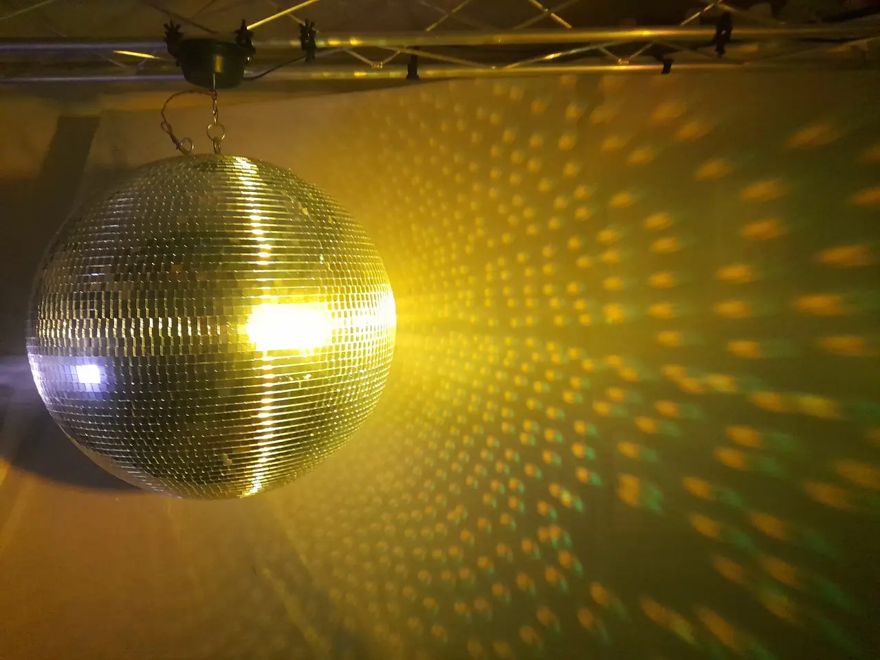Billede 4 - Udlejes - 50cm. DISCOKUGLE, SPEJLKUGLE, MIRRORBALL