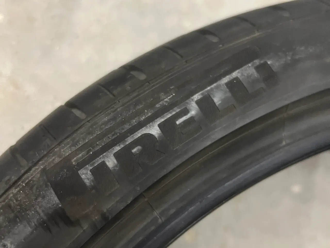 Billede 3 - Tesla model y 275/35/r21 pirelli p zero