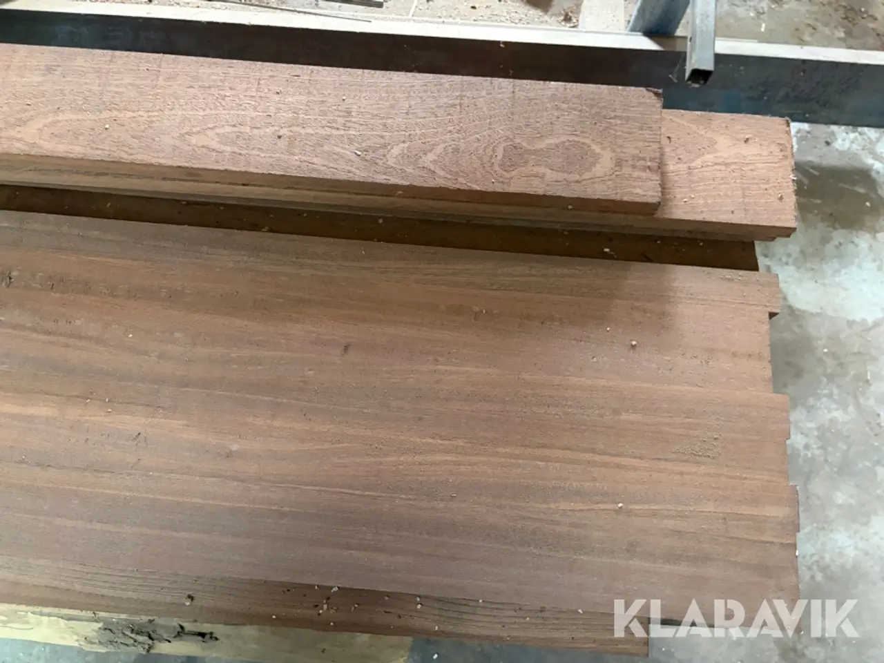 Billede 11 - Lot med blandede planker - Elm og Mahogni 1 palle