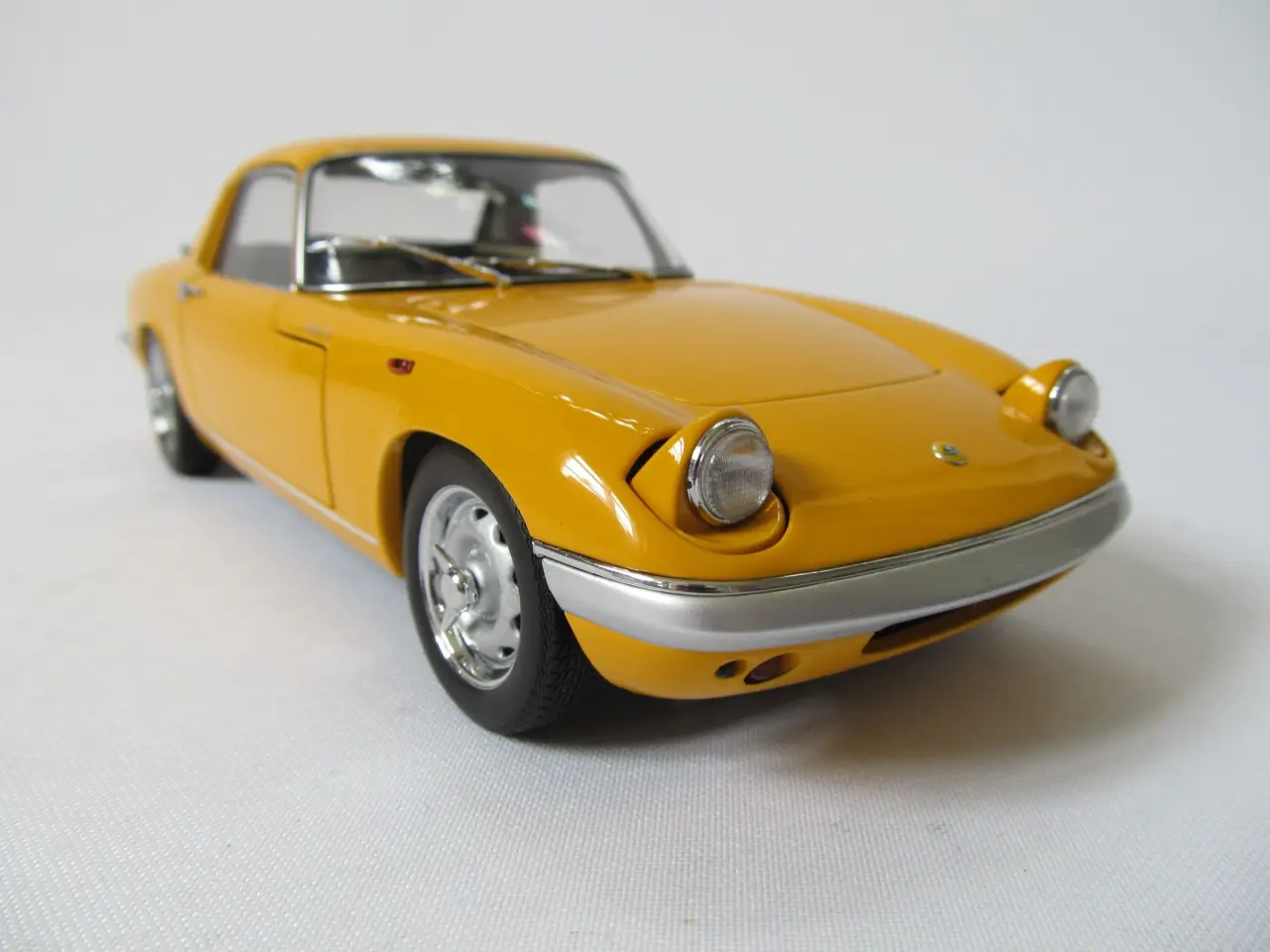 Billede 6 - AUTOart 1962 Lotus Elan Coupe S/E 1:18