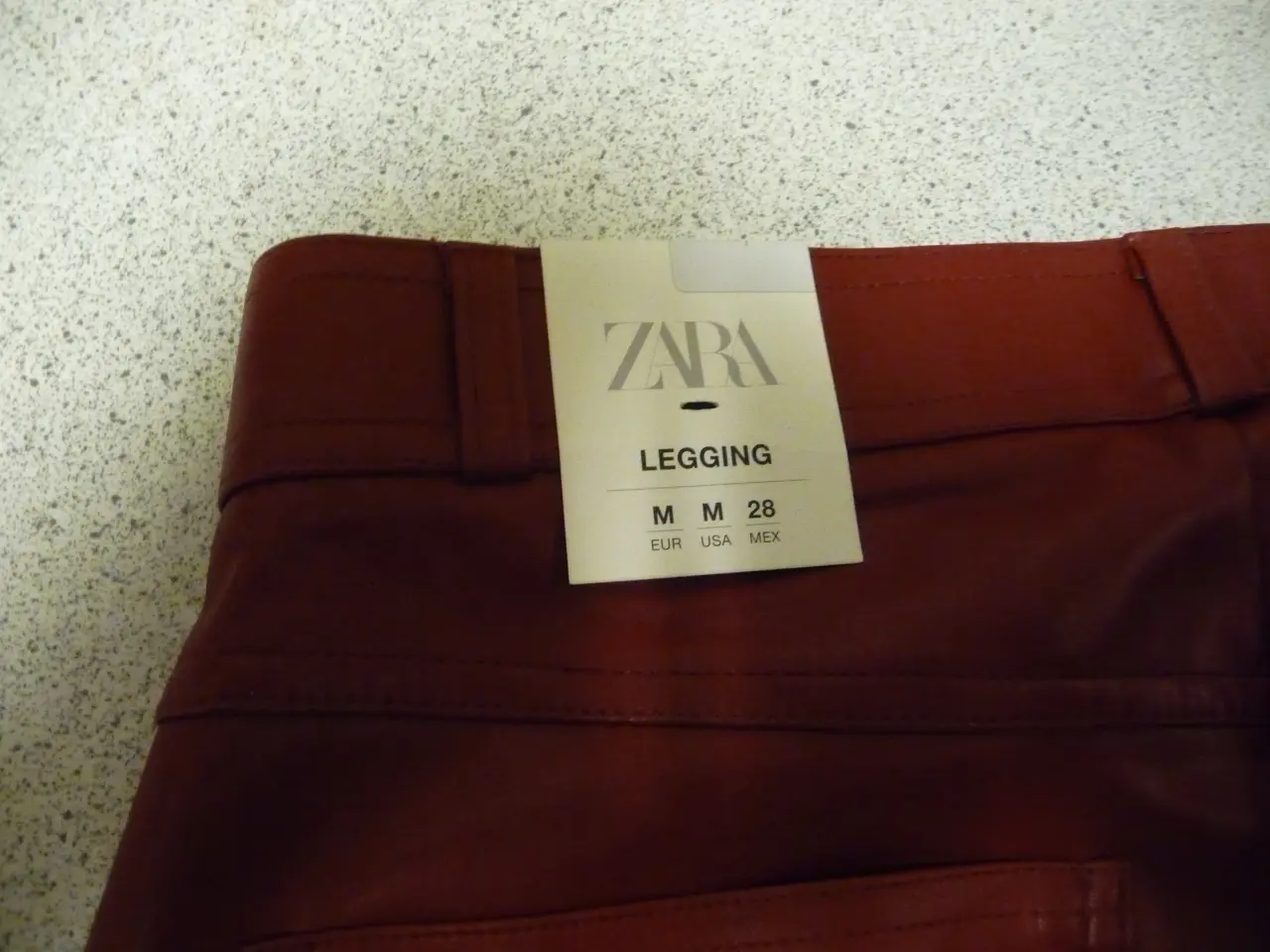 Billede 2 - leggins fake læder str m bordeaux