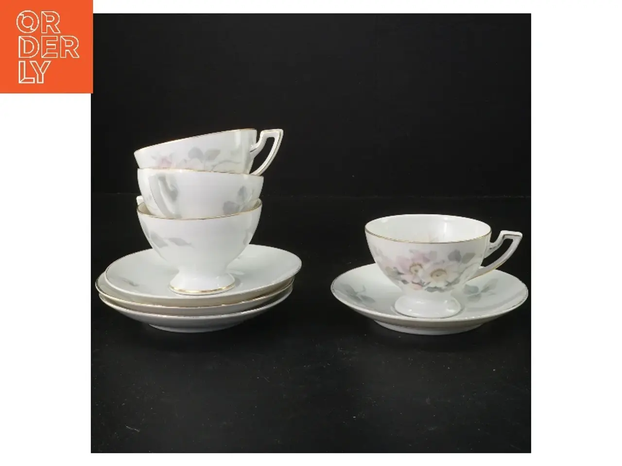 Billede 1 - Kaffekop sæt med tallerkener (str. 4 stk ø 13 & 8,5 cm)