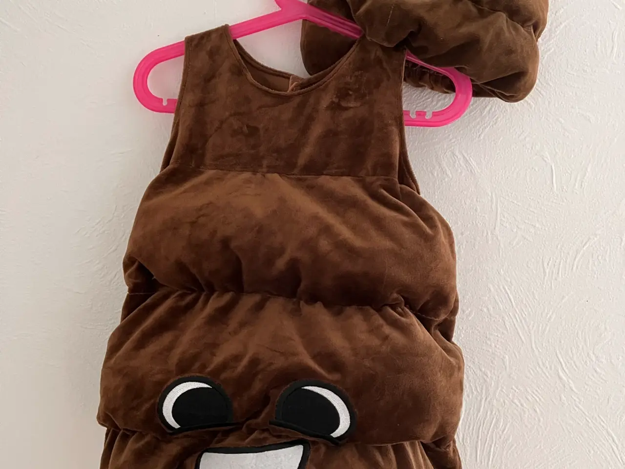 Billede 1 - Udklædning / fastelavnstøj. Emoji 💩 - lort