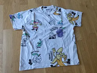 T-shirt fra MOLO med motiver str. 104 ny.