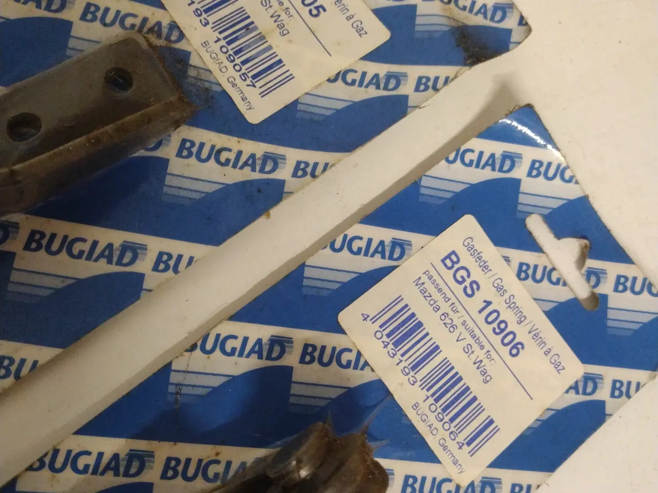 Billede 2 - 2 x Bagklapdæmper Mazda 626 V St.car (GW)