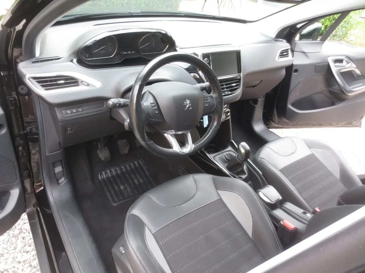 Billede 16 - Pæn Peugeot 2008 1.6 HDi År 17. Nysynet.
