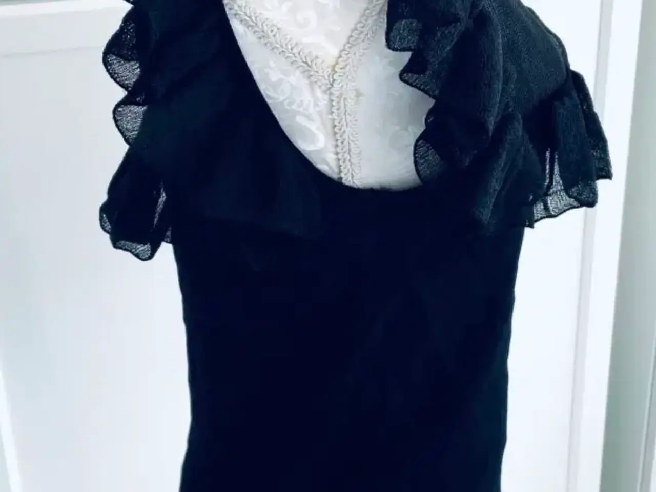 Billede 2 - Top i sort fra zara