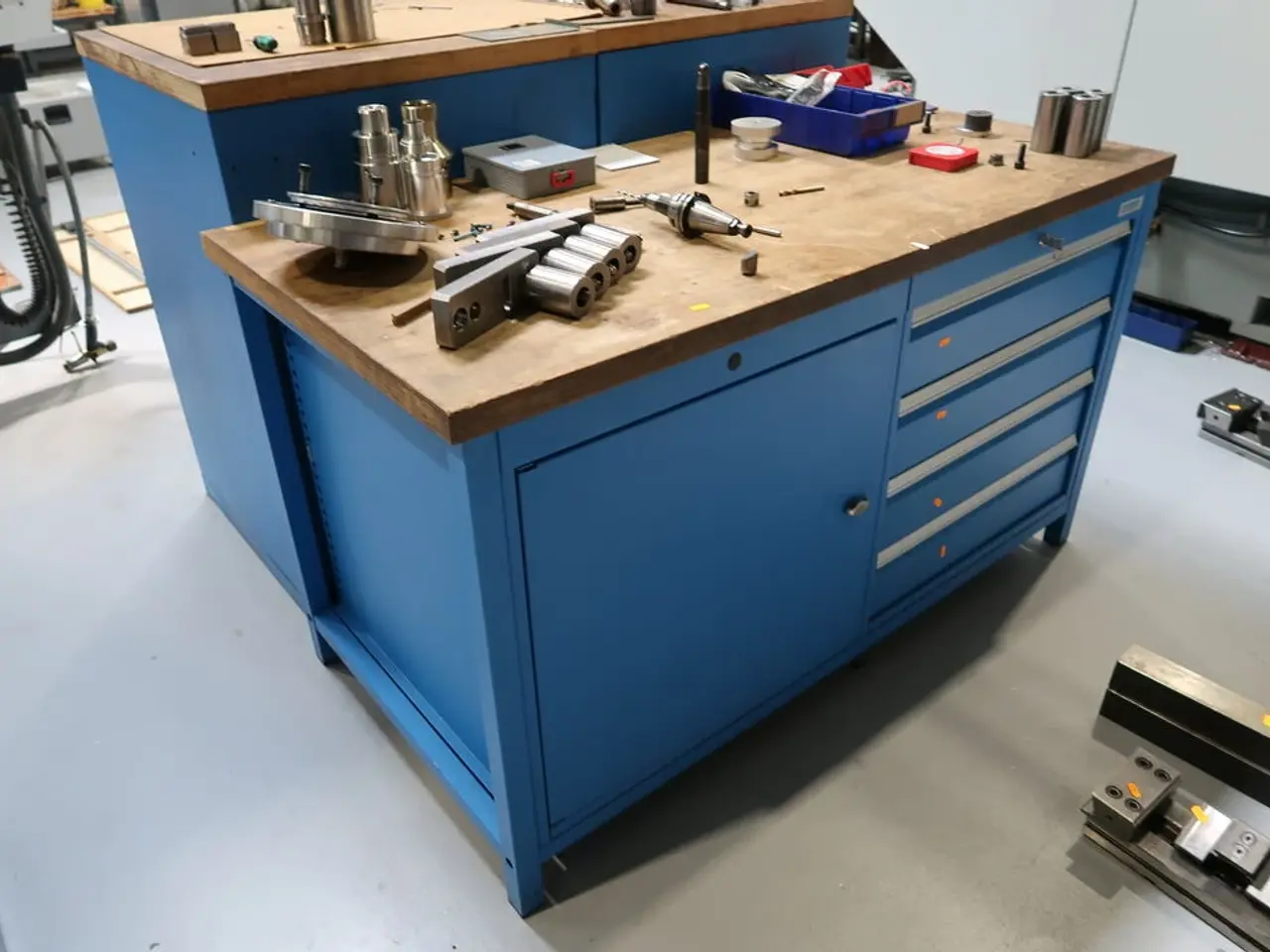 Billede 2 - Arbejdsbord BEDRUNKA+HIRTH uden indhold