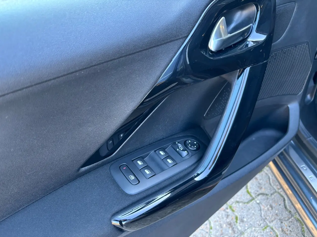 Billede 10 - Peugeot 208 1,6 BlueHDi 100 Allure Sky