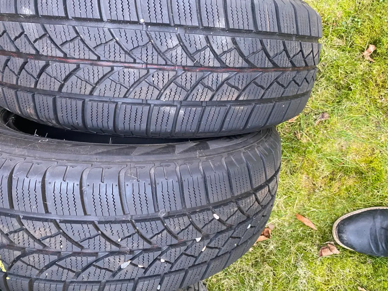 Billede 2 - Varevogns dæk 215/65/16C