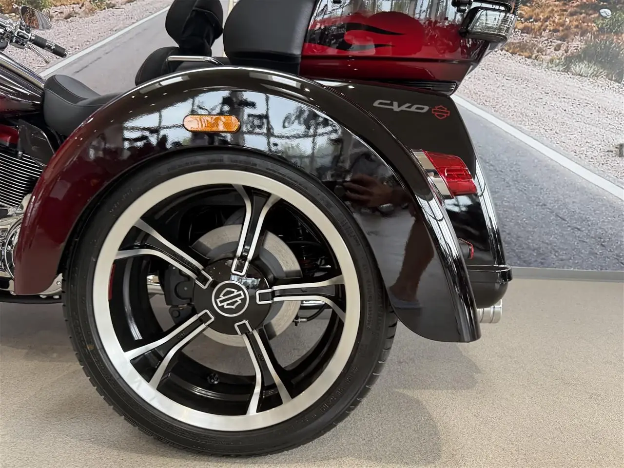 Billede 12 - Harley-Davidson FLHTCUTGSE Tri Glide Ultra CVO 117" Trike