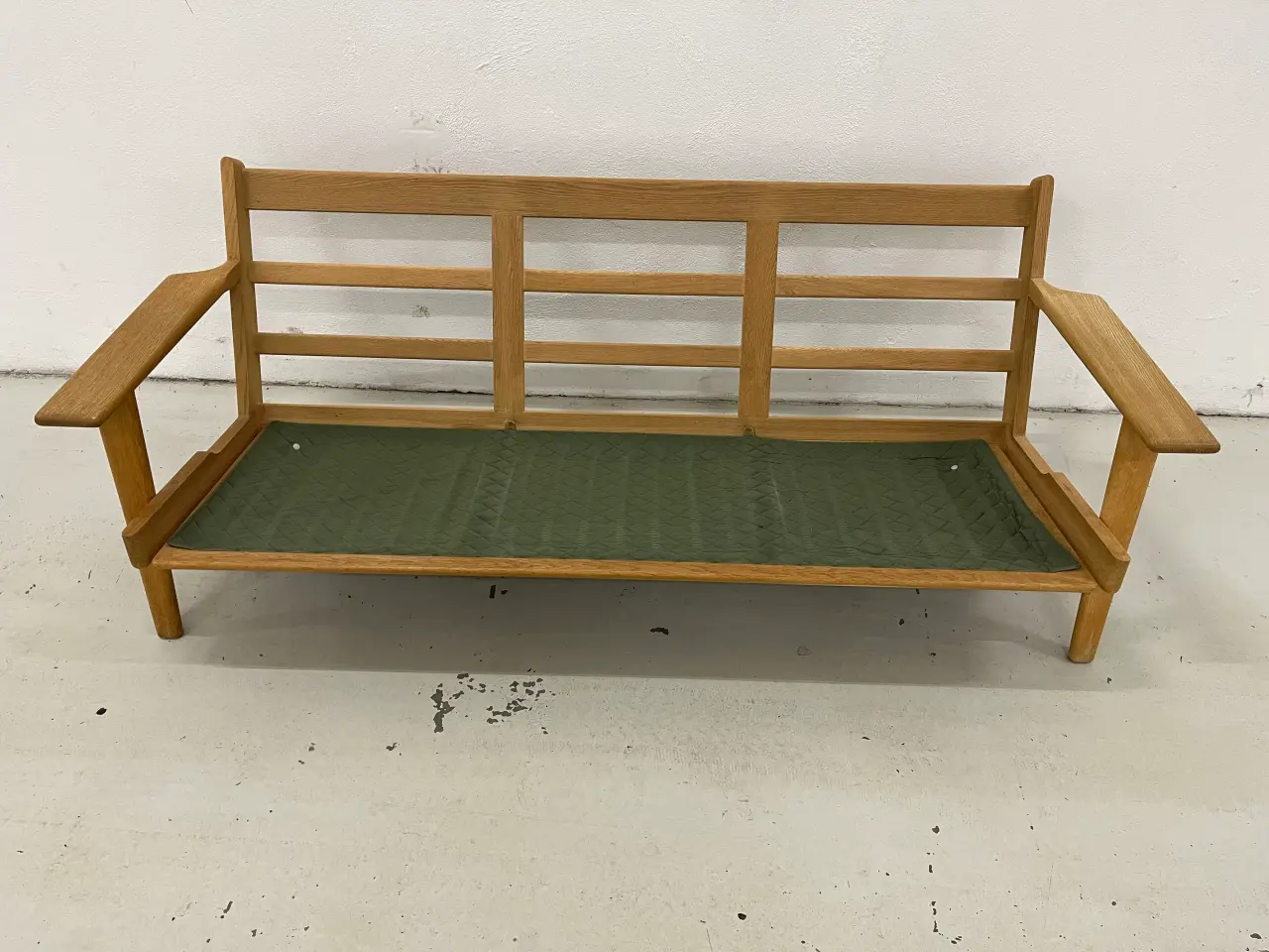 Billede 11 - Hans J Wegner Ge-290/3 Pers.Sofa i mørkegrå uld.