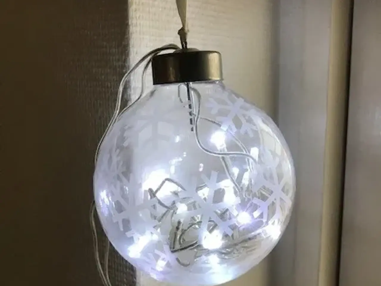 Billede 2 - Glaskugler med led lyskæde. Samlet pris