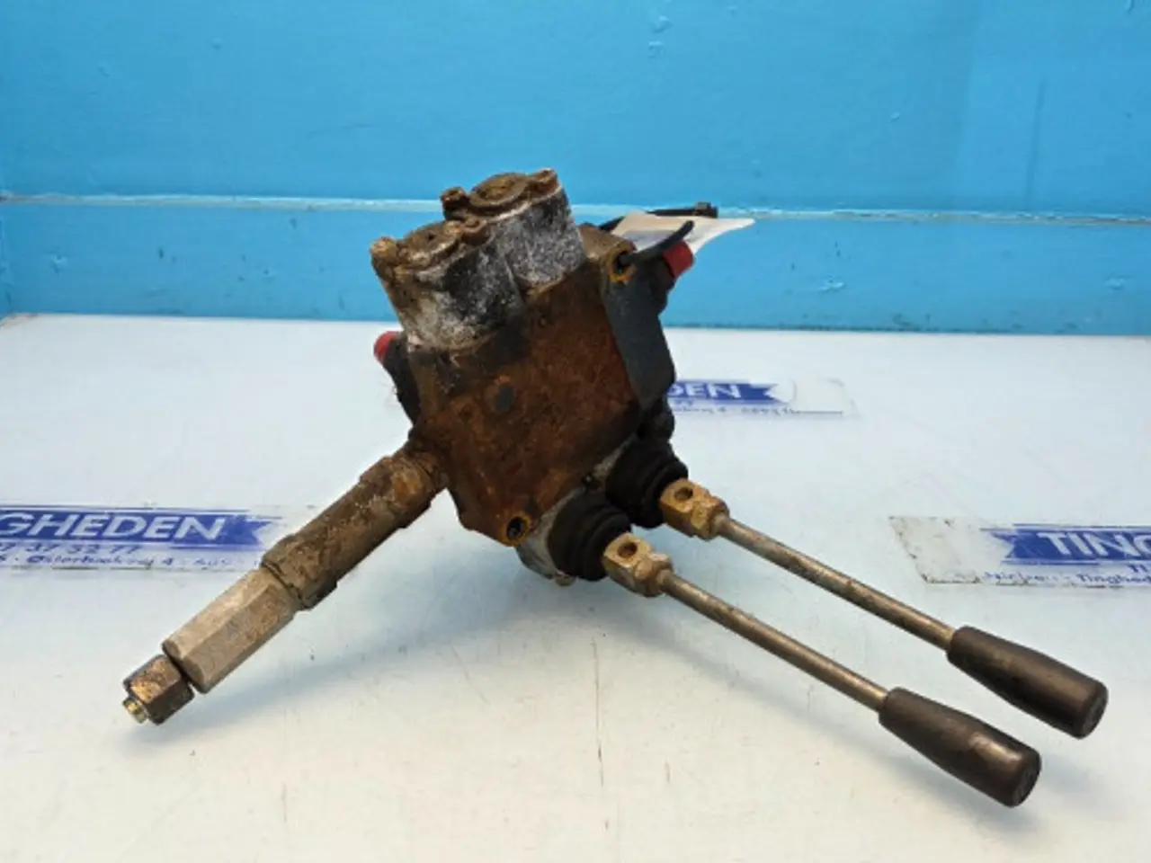 Billede 4 - New Holland BB9060S Hydraulikventil 84062215