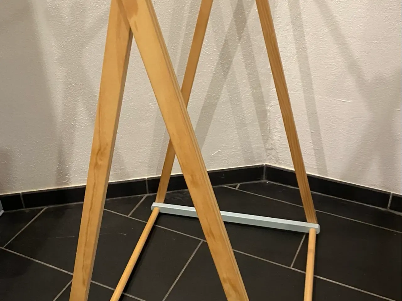 Billede 3 - Tøjstativ til børn
