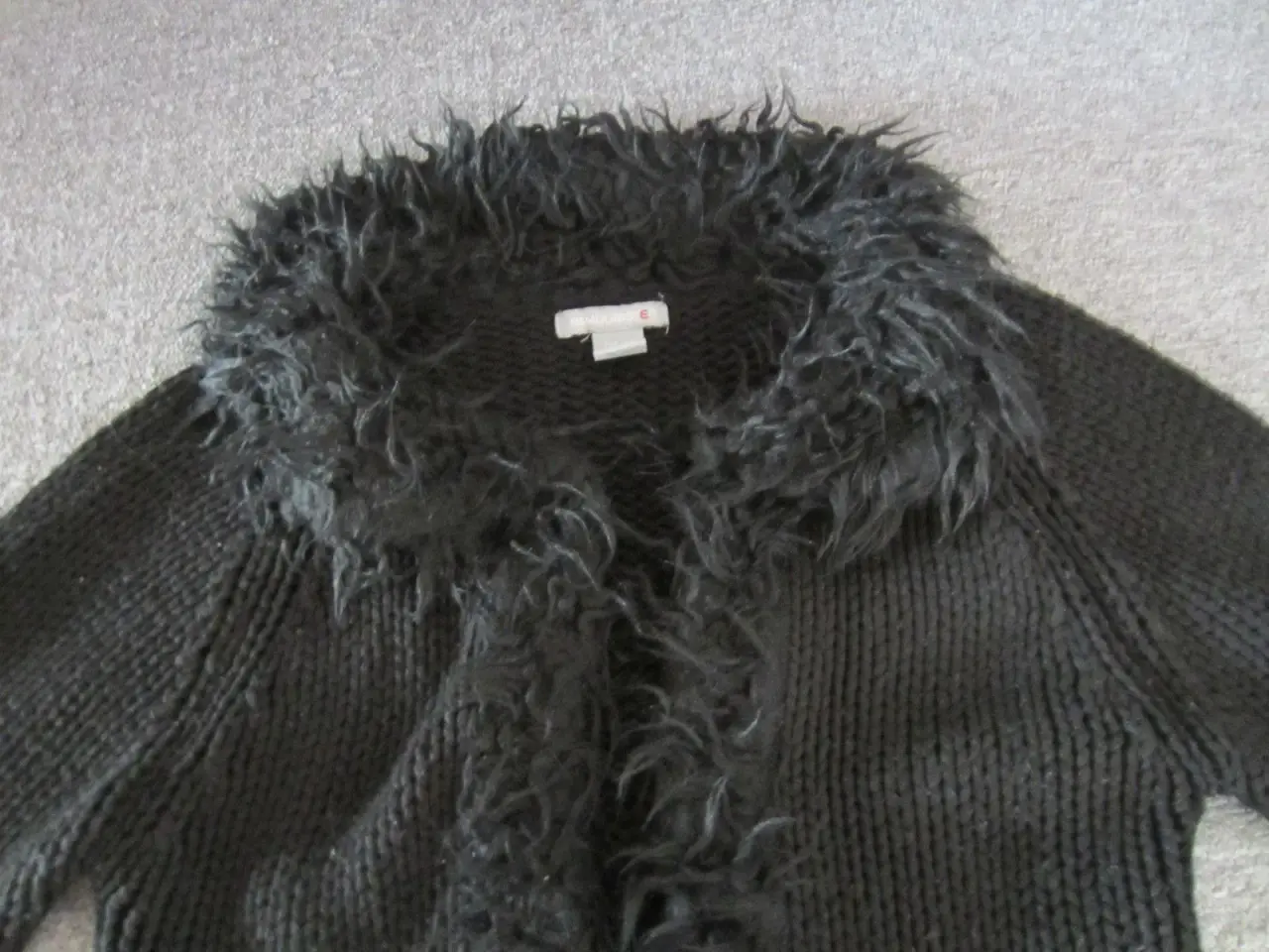 Billede 2 - Smart sort cardigan i str. 140